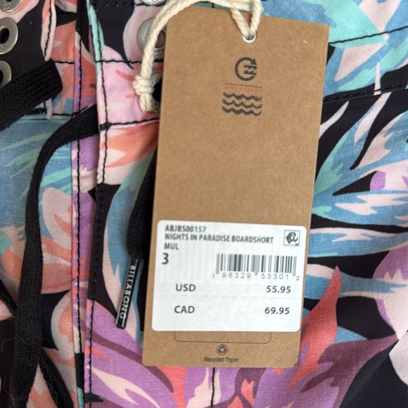 Billabong Nights In Paradise Board Shorts / Size 3 / NWT - Picture 2 of 3